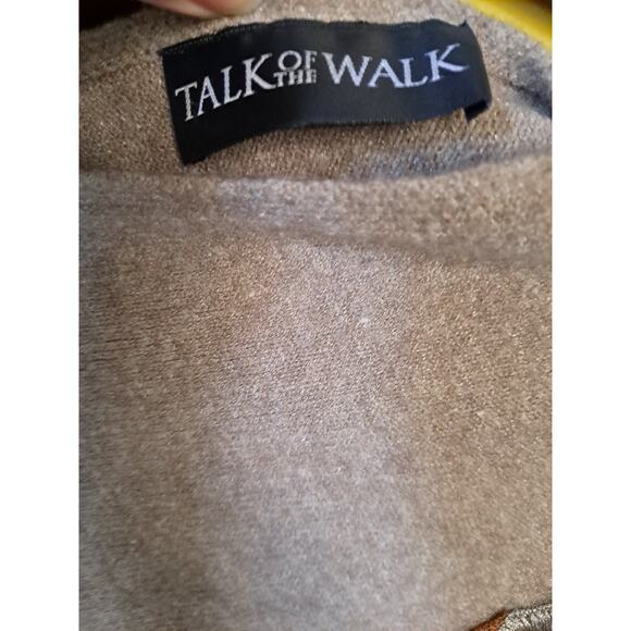 Talk for the Walk Brown Cape with Embroidered Birds‎ - Picture 4 of 6